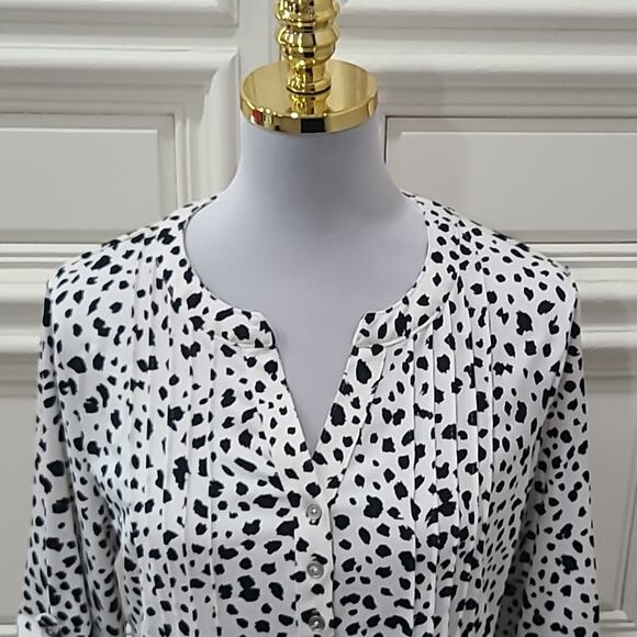 NY Collection. Women's Black and White Polka Dot Blouse Size Medium. - Picture 2 of 5